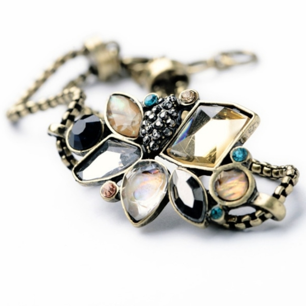 Antiqued Crystal Cluster Bracelet - Picture 6 of 6